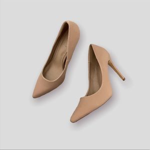 CHARLOTTE RUSSE Nude Pumps